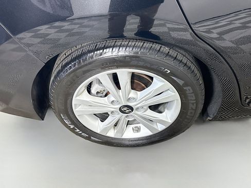 Used 2018 Hyundai Elantra SEL image 32