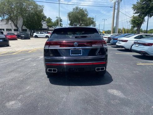 Used 2024 Volkswagen Atlas Cross Sport SEL R-Line AWD/4WD image 4
