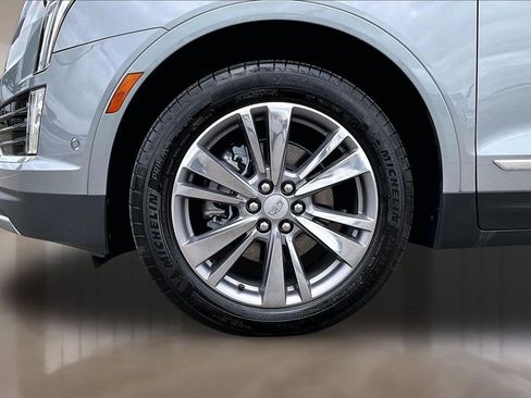 Used 2025 Cadillac XT5 Premium Luxury w/ Technology Package AWD/4WD image 8