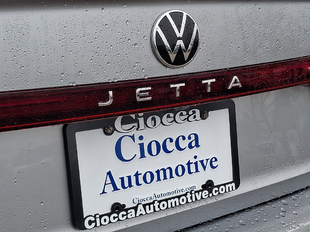 Used 2025 Volkswagen Jetta SE FWD image 30