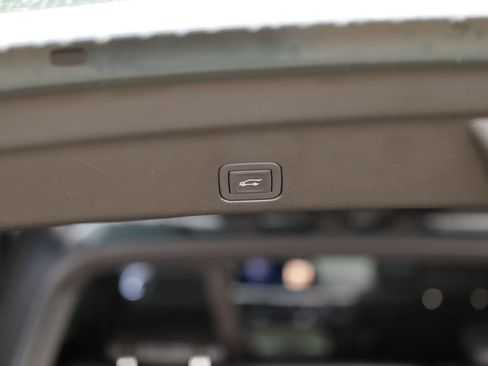 Used 2026 Chevrolet Tahoe Z71 w/ Comfort Package AWD/4WD image 36