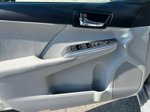 Used 2014 Toyota Camry XLE image 8