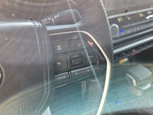 Used 2024 Toyota Tundra Platinum image 19