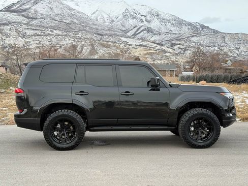 Used 2026 Lexus GX 550 w/ Cold Area Package image 8