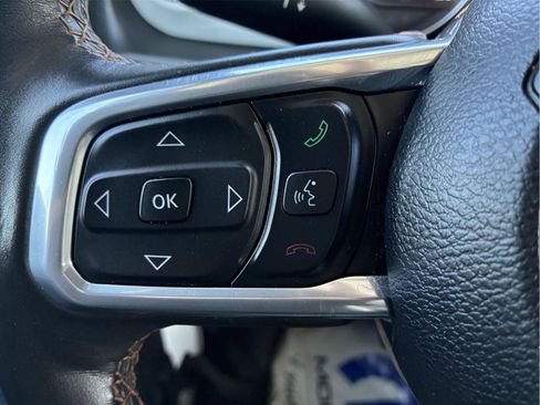 Used 2023 Jeep Wrangler Unlimited Sahara AWD/4WD image 19