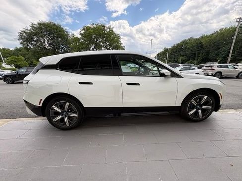 Used 2024 BMW iX xDrive50 w/ Sport Package AWD/4WD image 6