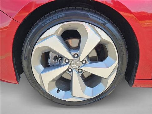 Used 2018 Honda Accord Touring image 25