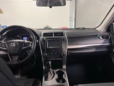 Used 2016 Toyota Camry SE image 18