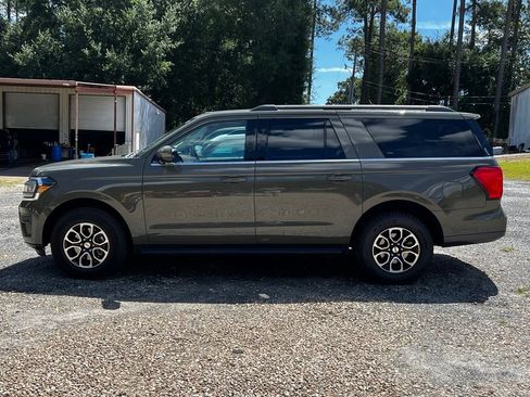 Used 2024 Ford Expedition Max XLT RWD image 2