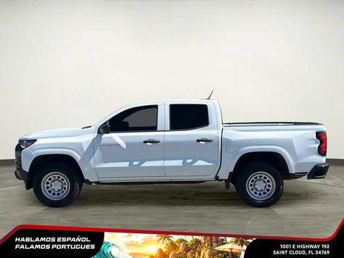 Used 2025 Chevrolet Colorado W/T RWD image 3
