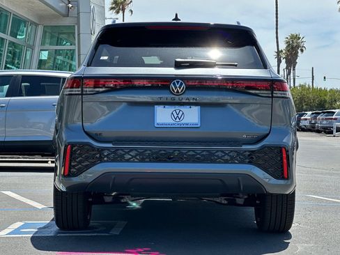 New 2026 Volkswagen Tiguan SE R-Line AWD/4WD image 6