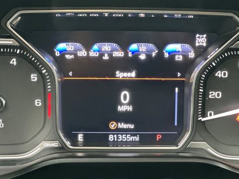 Used 2021 GMC Yukon Denali w/ Advanced Technology Package image 29