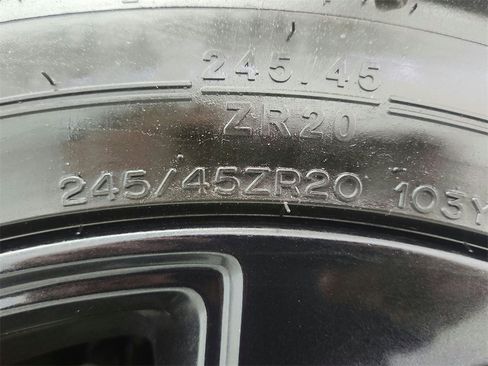 Used 2022 Buick Envision Essence w/ Technology Package I image 41