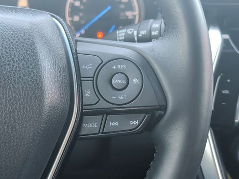 Used 2021 Toyota Venza Limited image 15