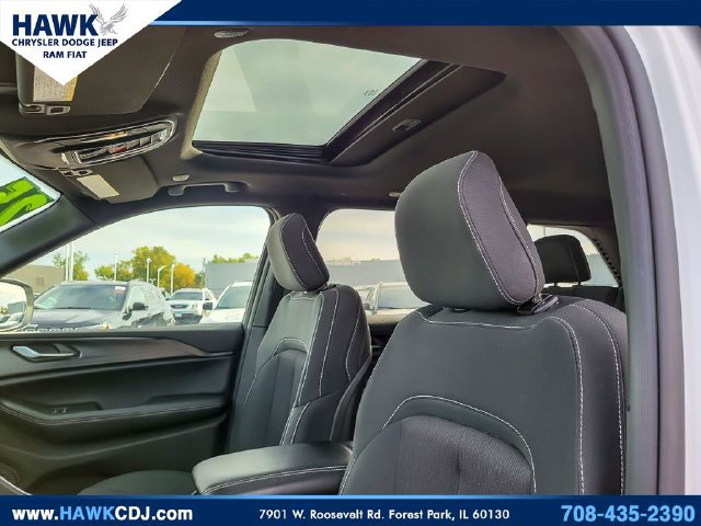 Certified 2025 Jeep Grand Cherokee Laredo X w/ Luxury Tech Group I AWD/4WD image 10