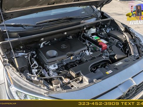 Used 2021 Toyota RAV4 XLE Premium image 18