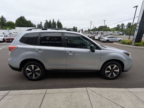 Used 2017 Subaru Forester 2.5i w/ Alloy Wheel Package AWD/4WD image 7