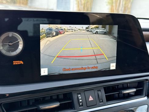 Used 2025 Lexus ES 350 w/ Premium Package FWD image 24