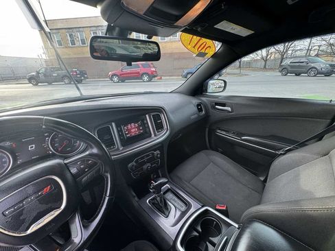Used 2017 Dodge Charger SE image 35