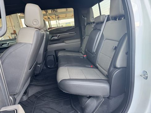 Used 2022 Chevrolet Silverado 1500 ZR2 w/ Technology Package AWD/4WD image 24