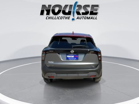 Used 2025 Nissan Kicks SV w/ Charging Package AWD/4WD image 7