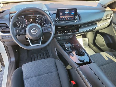 Used 2022 Nissan Rogue SV AWD/4WD image 14