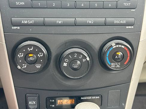 Used 2010 Toyota Corolla LE FWD image 21