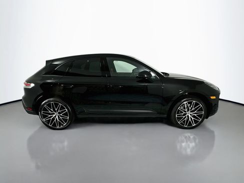 Certified 2026 Porsche Macan AWD/4WD image 8