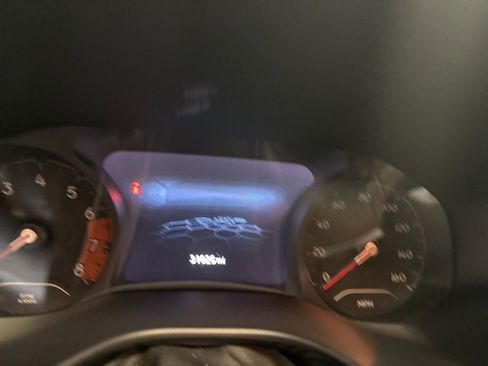 Used 2024 Jeep Compass Latitude image 27