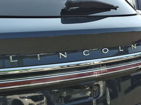 Used 2022 Lincoln Nautilus Reserve AWD/4WD image 31