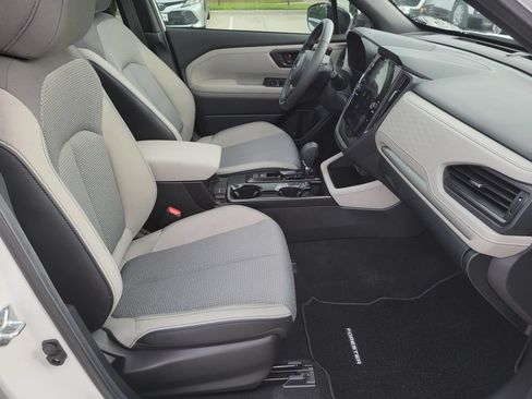 Used 2026 Subaru Forester Premium AWD/4WD image 9