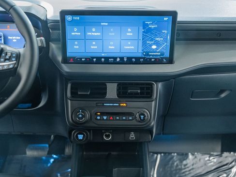 Certified 2026 Ford Maverick Lariat w/ Black Appearance Package image 28