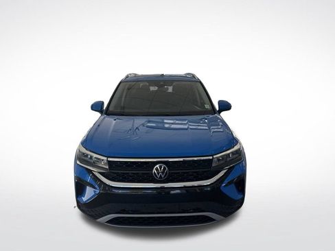 Used 2024 Volkswagen Taos SE FWD image 3