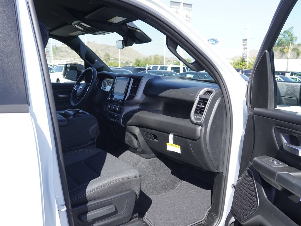 New 2026 RAM 1500 Express AWD/4WD image 29