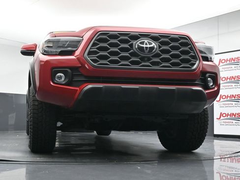 Used 2023 Toyota Tacoma TRD Off-Road w/ TRD Premium Off Road Package AWD/4WD image 33