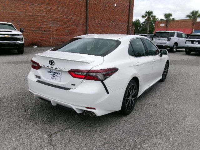 Used 2024 Toyota Camry SE w/ Convenience Package FWD image 3