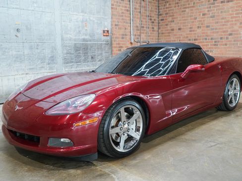 Used 2007 Chevrolet Corvette Coupe w/ Preferred Equipment Group RWD image 7