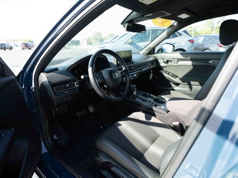 Used 2025 Honda Civic Sport image 8