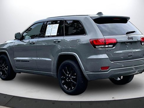 Certified 2022 Jeep Grand Cherokee Laredo X RWD image 7