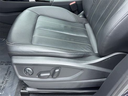 Used 2022 Audi Q5 2.0T Premium w/ Convenience Package image 39