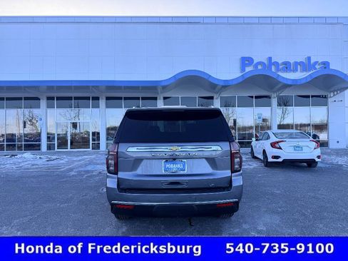 Used 2022 Chevrolet Suburban LT w/ Luxury Package image 5