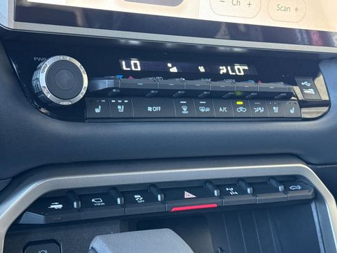 New 2026 Toyota Tundra Limited AWD/4WD image 19