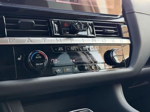 New 2026 Nissan Pathfinder SL w/ SL Premium Package image 28