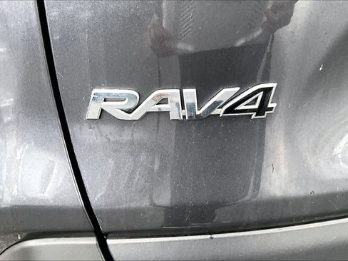 Used 2020 Toyota RAV4 XLE w/ Convenience Package image 31