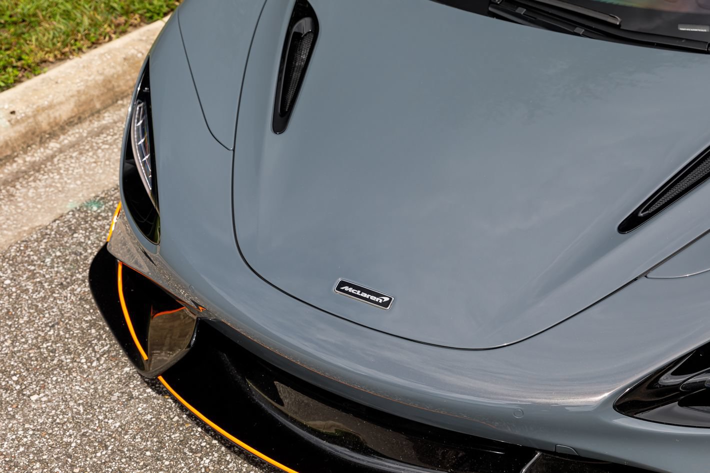 Used 2022 McLaren 765LT RWD image 44