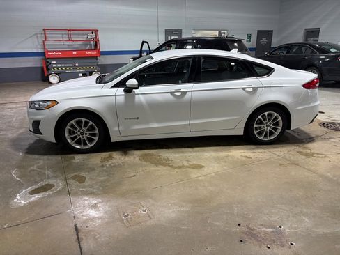 Used 2019 Ford Fusion SE image 7
