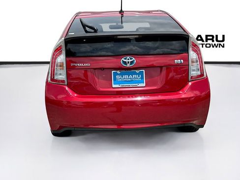 Used 2014 Toyota Prius Five w/ Preferred Accessory Package FWD image 6