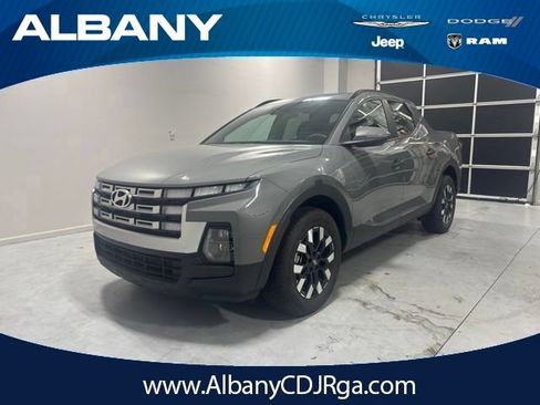 Used 2025 Hyundai Santa Cruz SEL FWD image 1