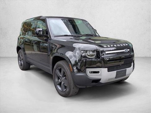 Used 2024 Land Rover Defender 110 S image 3