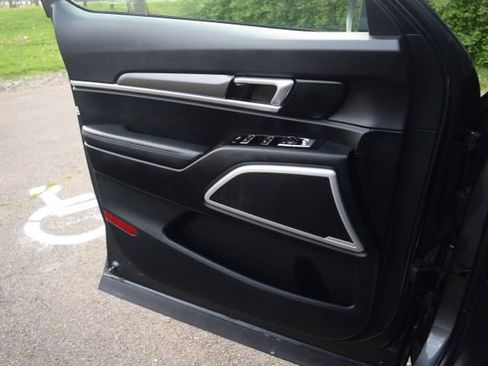 Used 2020 Kia Telluride S FWD image 19